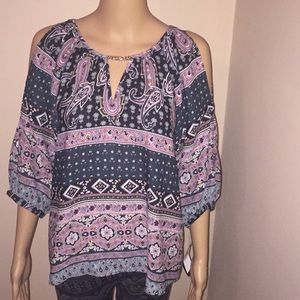 🇺🇸🇺🇸🇺🇸Cold Shoulder Top 💕💥